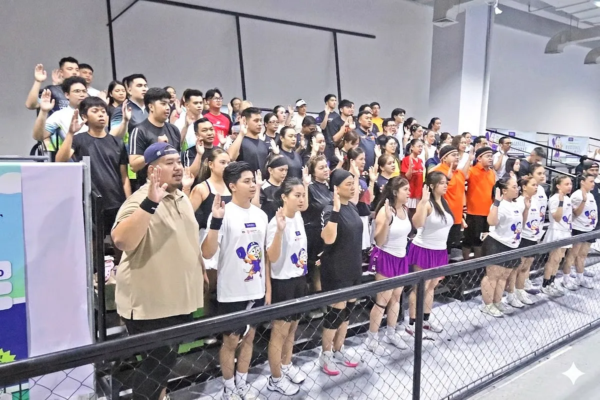 Players reciting the Philippine Patriotic Oath. Image courtesy of Daily Tribune