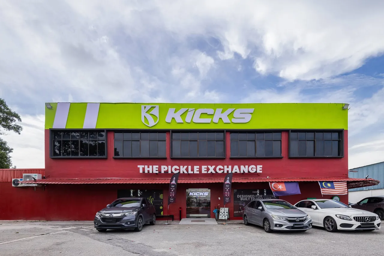 The green and red Kicks facade on Jalan Riang Utama, Taman Gembira