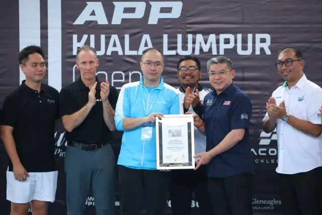 Marc Chua (middle) at Playa Racquet Club in Subang. Image courtesy of Twentytwo13.my