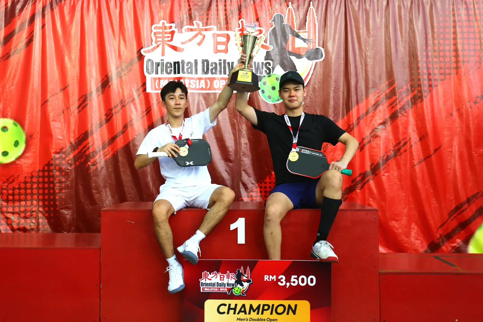 Ng Dickson (left) and Desmond Lim (right). Image Courtesy of Theborneopost.com
