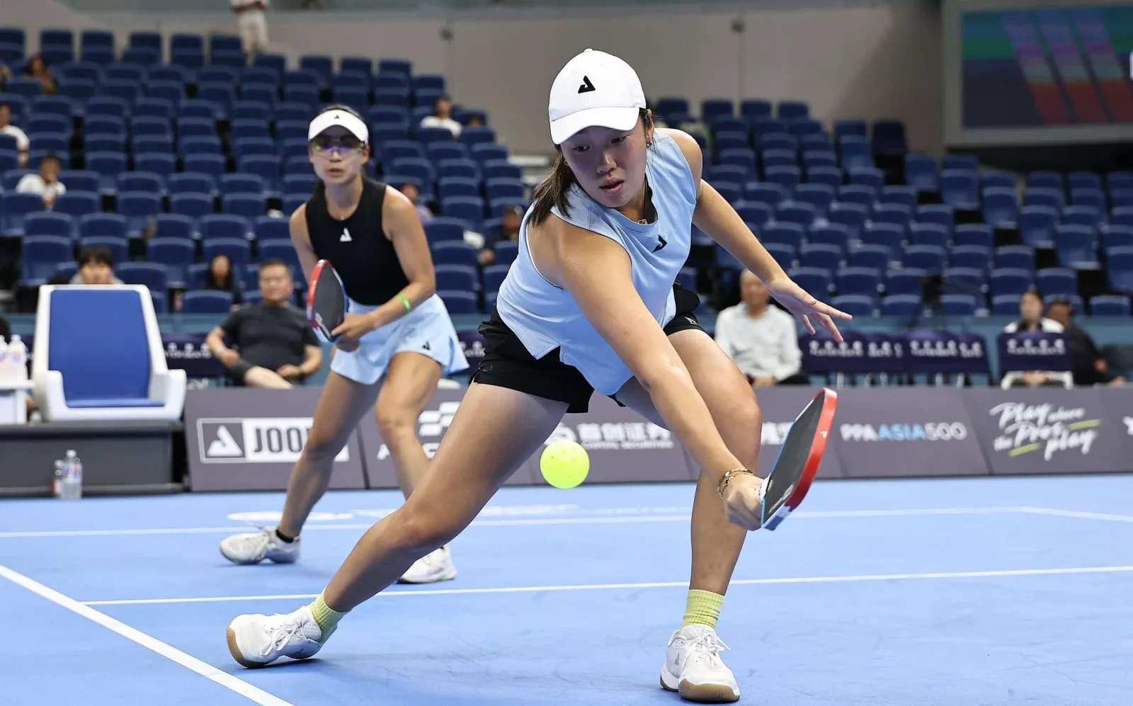 Dennehy wins two finals against Wang in Beijing and loses the third