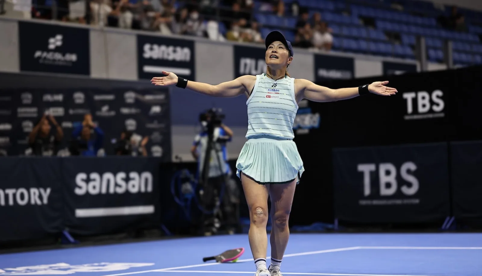 Fujiwara wins seven straight points from 5-10 down to take gold in Tokyo